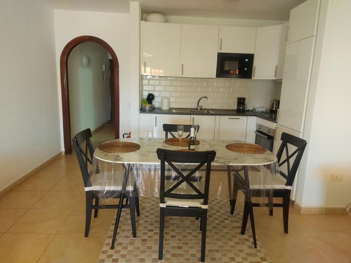 לוס כריסטיאנוס Under The Lime, Beautiful Apartment Los Cristianos מראה חיצוני תמונה